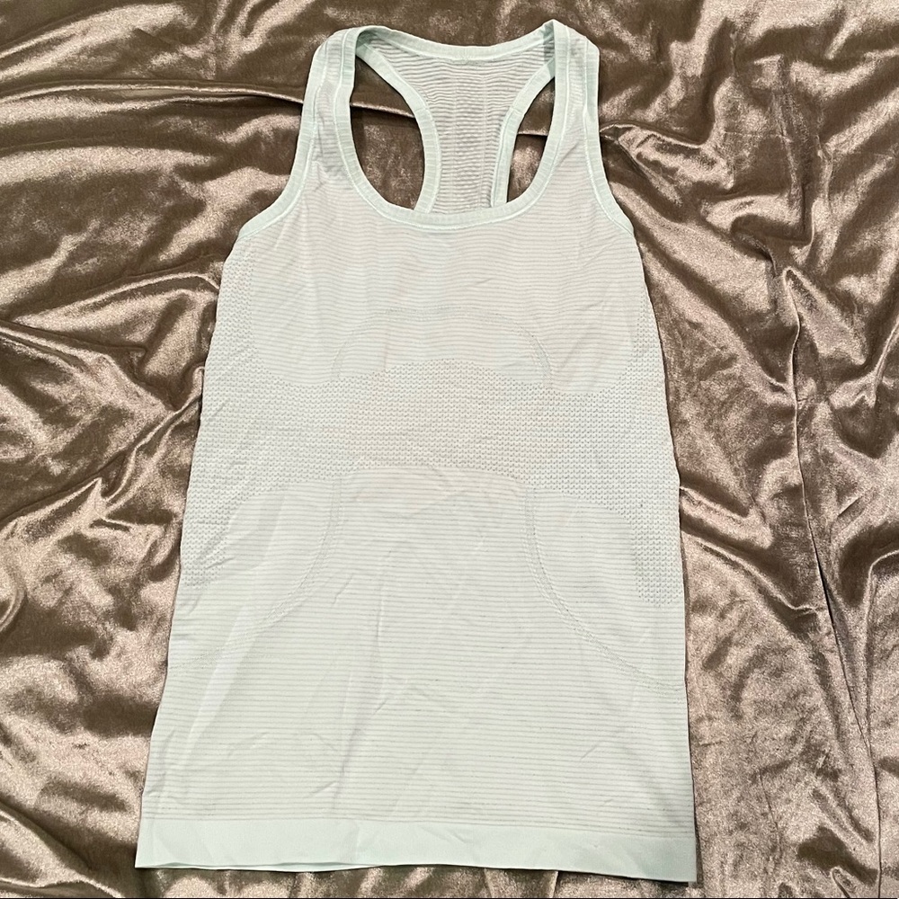 Lululemon tank
